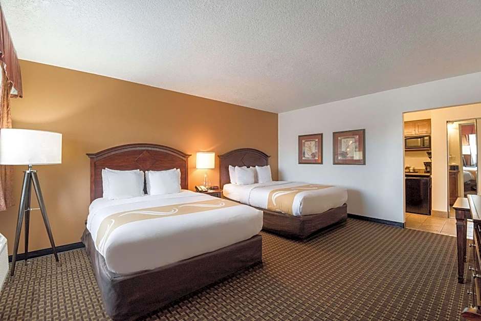 Quality Inn & Suites Airport Convention Center – Portland, OR