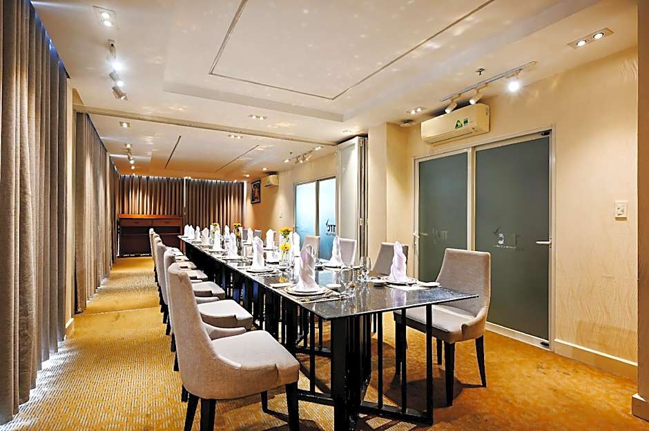 Ttc Hotel Deluxe Airport