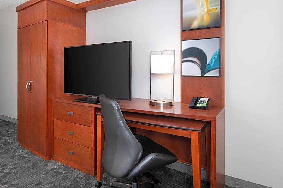 Courtyard by Marriott Pittsburgh Washington/Meadow Lands