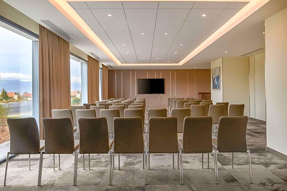 AC Hotel by Marriott Saint-Julien-en-Genevois