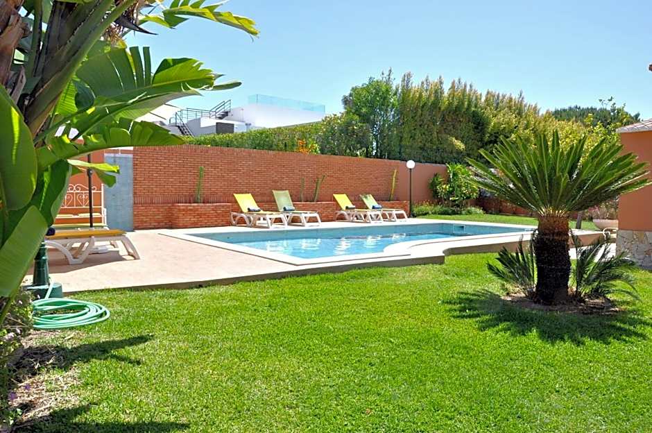 Fantastic for Family Gatherings, Optional Pool Heating, Free Air Con Wifi