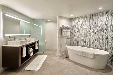 Villa Deluxe King Bed