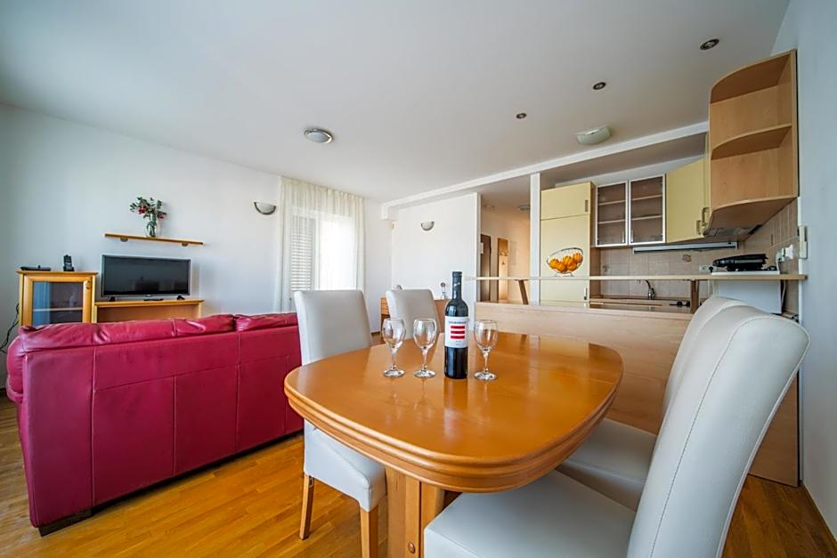 Pervanovo Apartments