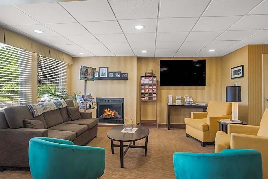 Quality Inn & Suites Chambersburg Northeast