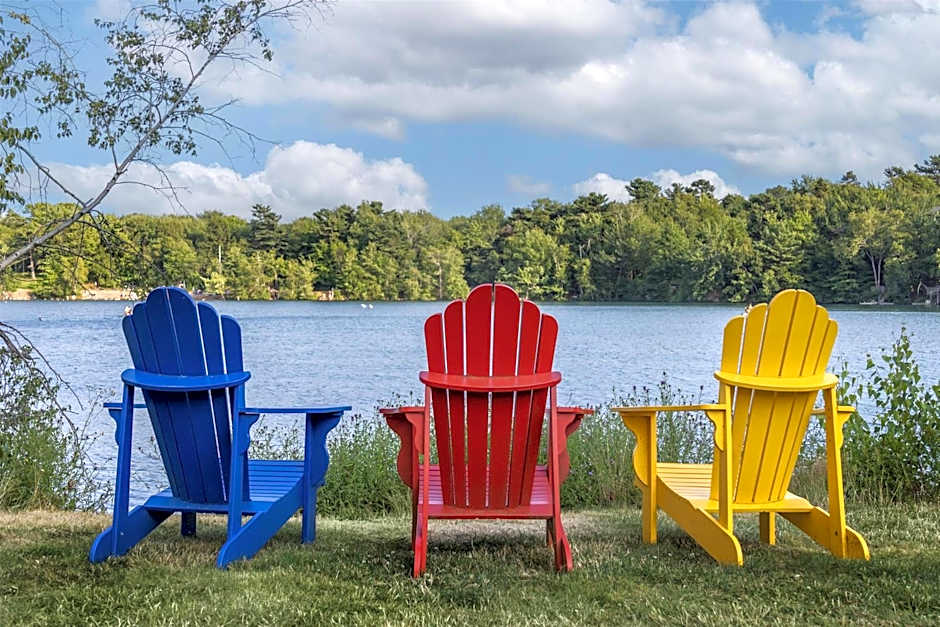 Best Western Plus Chocolate Lake Hotel