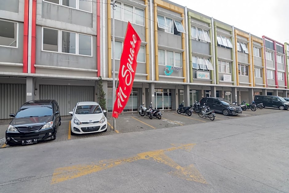 RedLiving Apartemen Mekarwangi Square - M Express