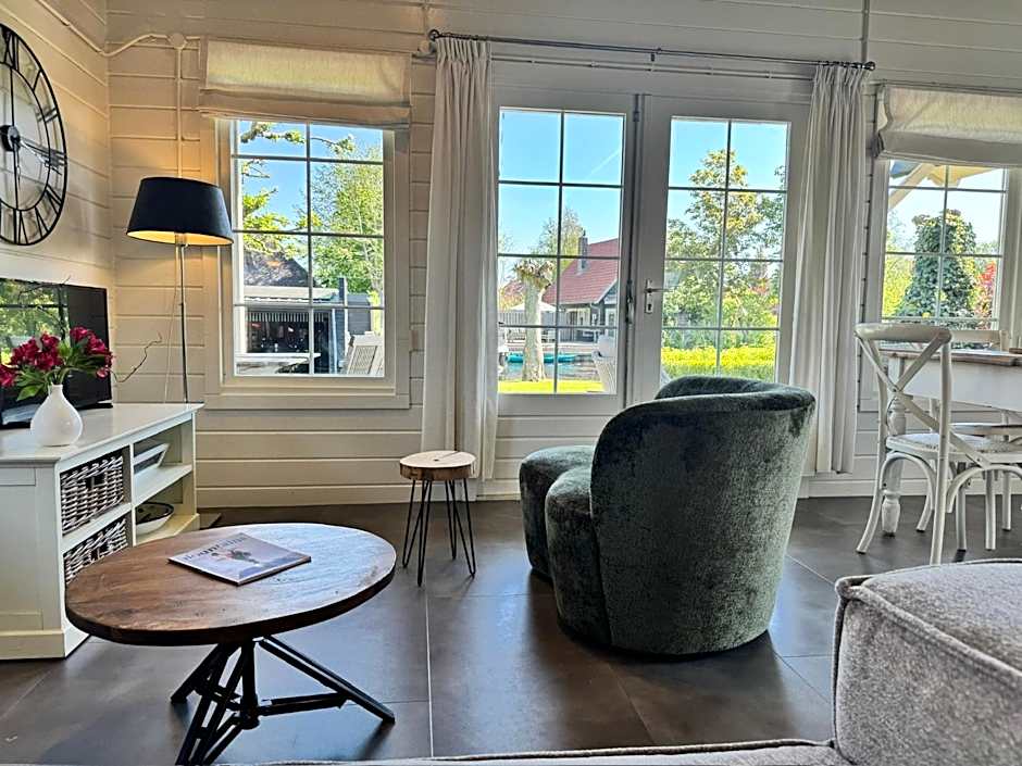 d'Oude Herbergh, vakantiehuizen aan het water