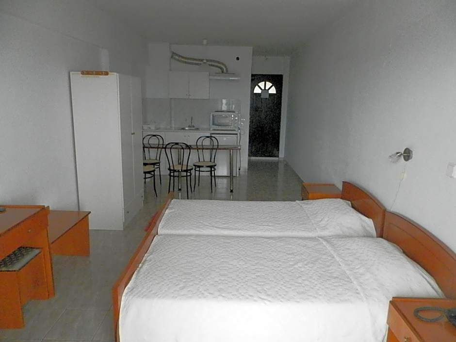 Photo 1 of 20 of Studio, Sea View