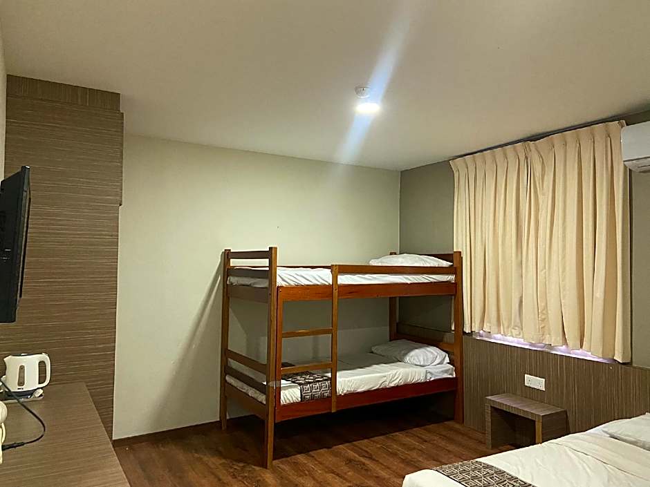Photo 1 of 5 of Triple Room