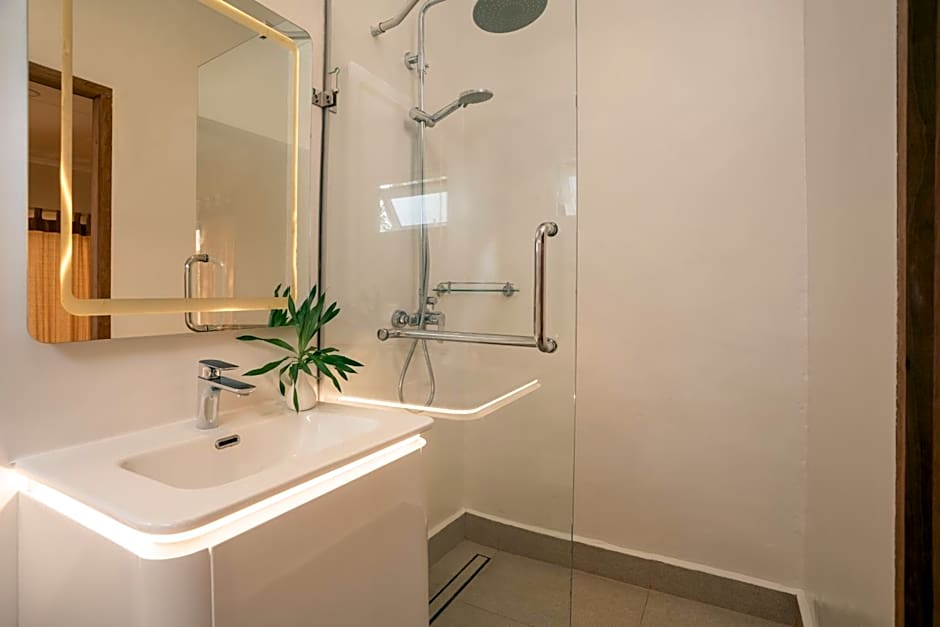 Beau Vallon Bungalows