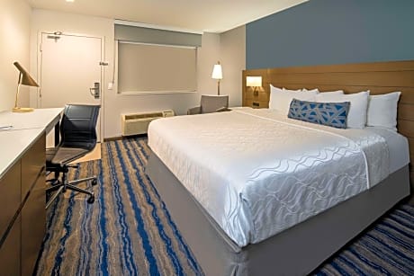 King Room with Bath Tub - Disability Access
