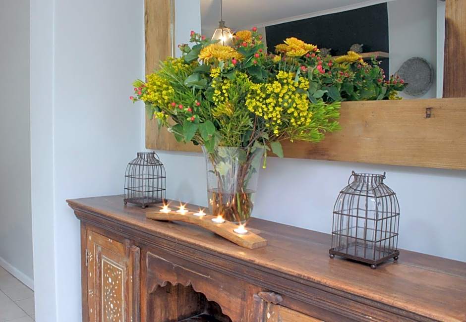 Lodge on Main Guest House and Conference Centre