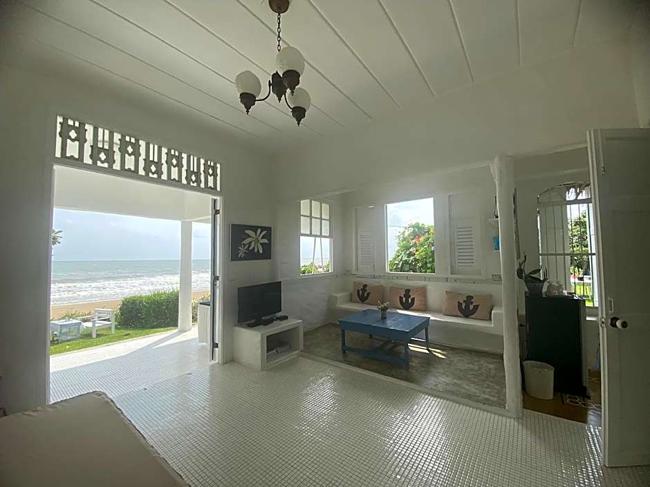 Hua Plee Lazy Beach Hotel