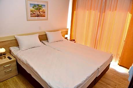 One-Bedroom Apartment with Balcony