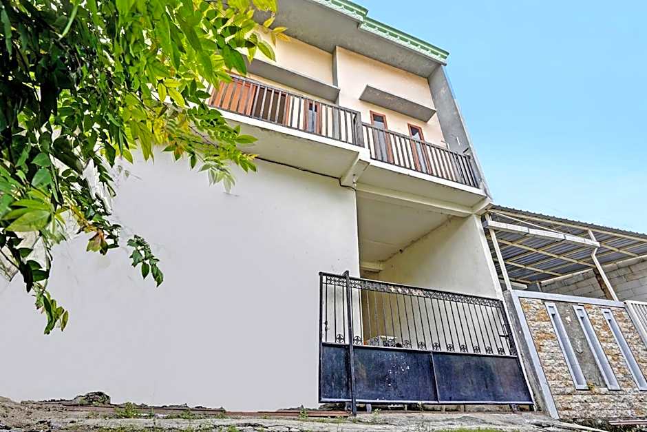 OYO LIFE 92077 Tarlo Guest House 3