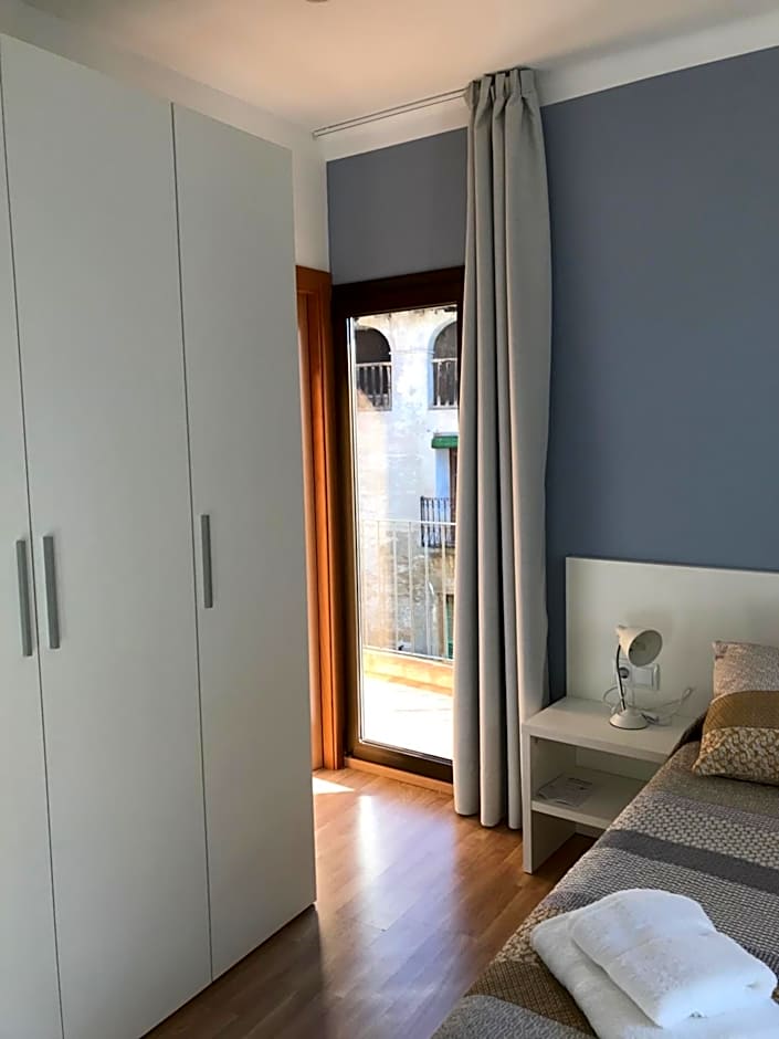 Hostal Casiano Camarasa