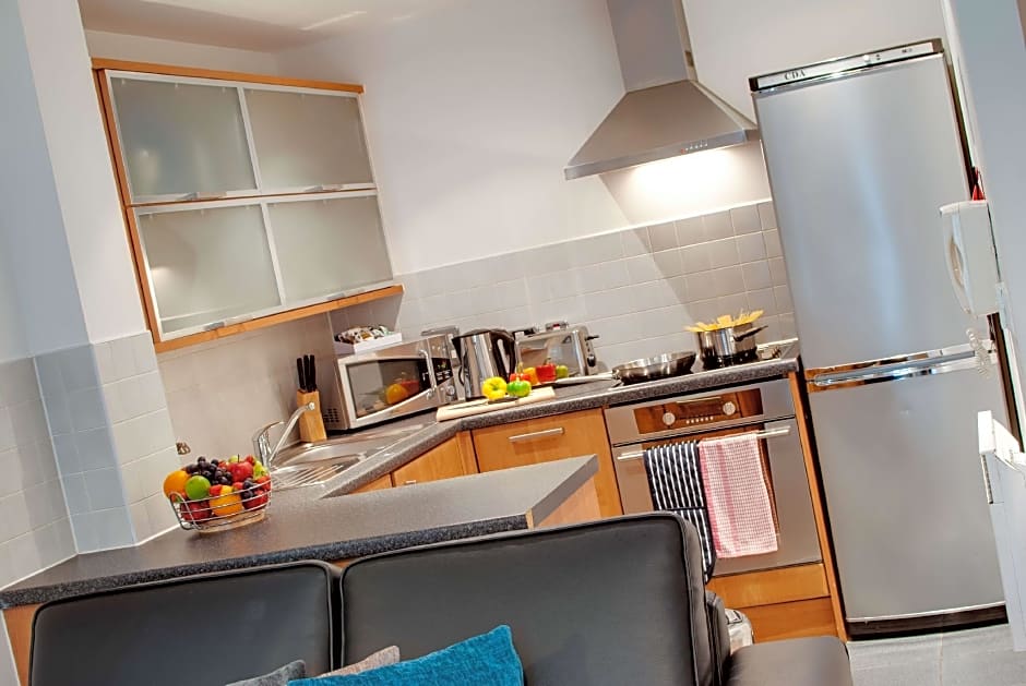 Base Serviced Apartments - Cumberland Street