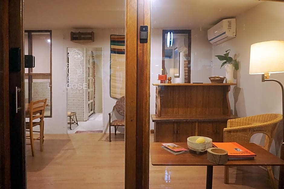 THE GOOSE HOUSE UBON