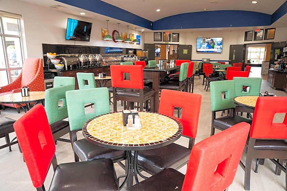 Comfort Suites Airport Tukwila Seattle