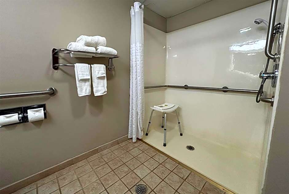 Super 8 by Wyndham Grayville