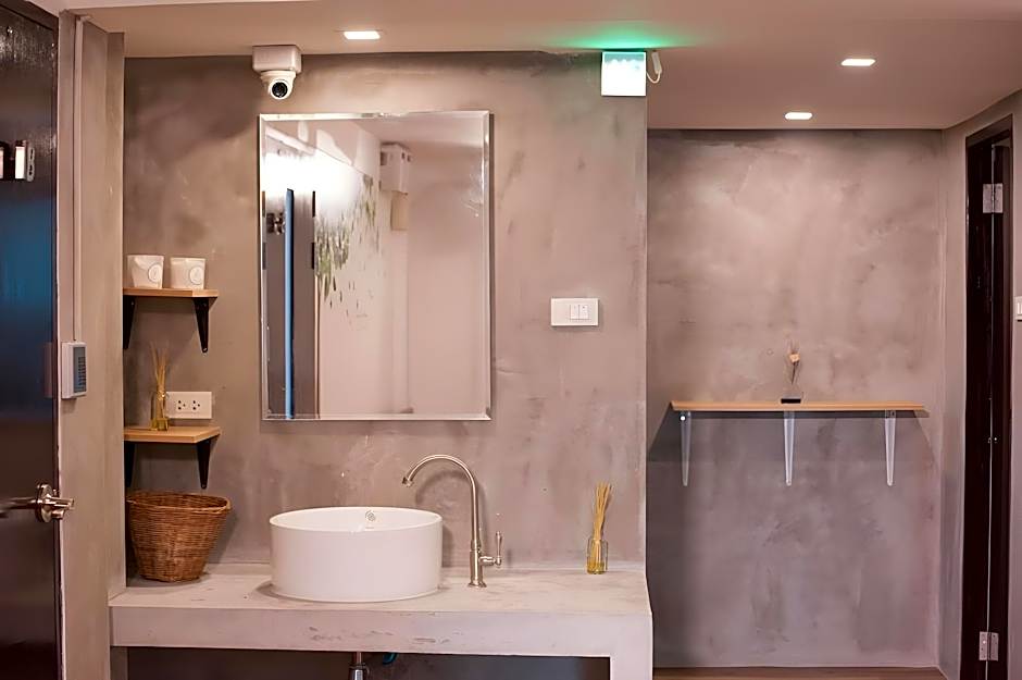 Hoppers Place Donmuang Hostel