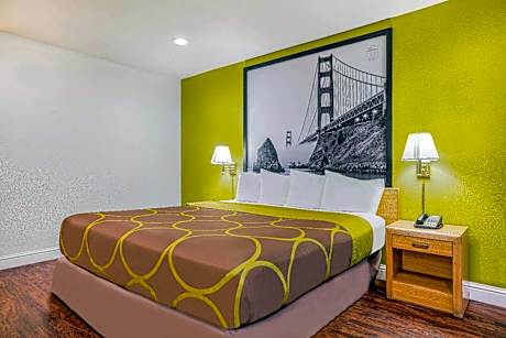 King Room - Mobility Access/Non-Smoking