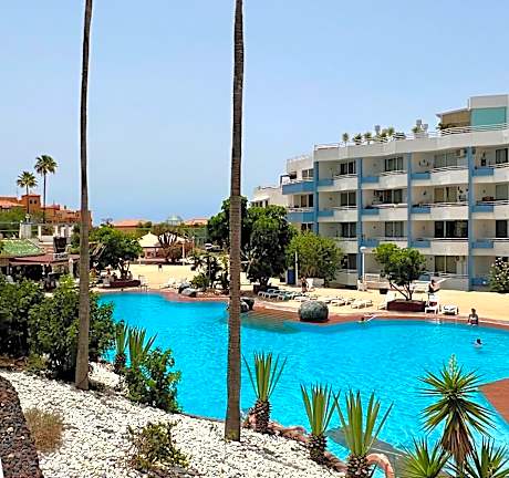 Air conditioning, private parking and fully equipped Kitchen in hotel room in Golf del Sur, Tenerife