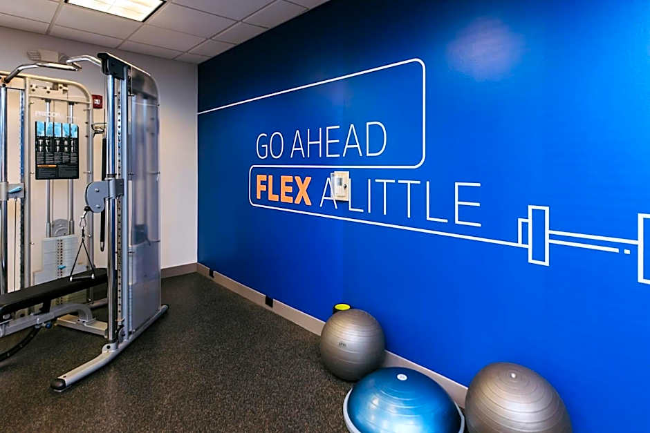 Holiday Inn Express and Suites Urbandale Des Moines By IHG