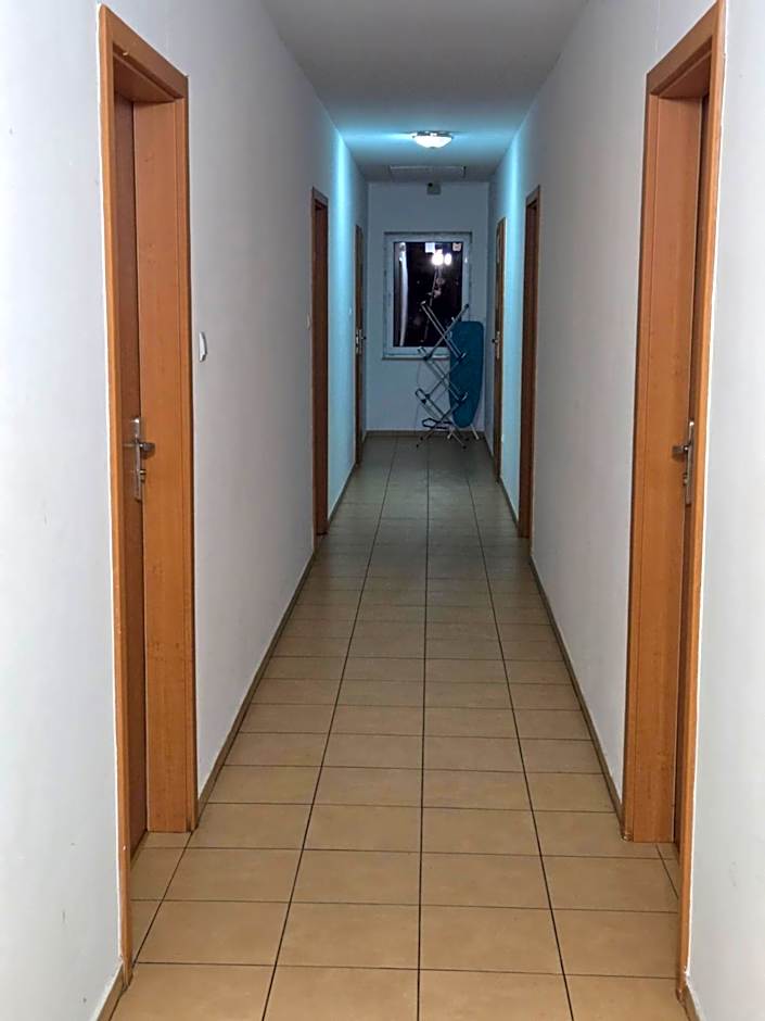 KWT Hostel Nowogard - Self Check-In - Wejscie na KOD