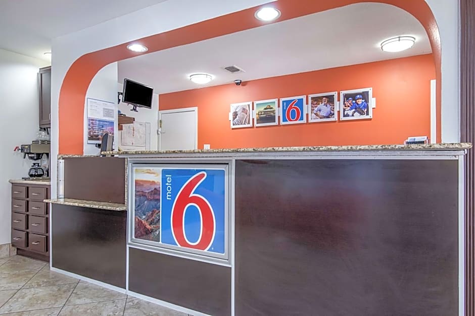 Motel 6-Marshall, TX