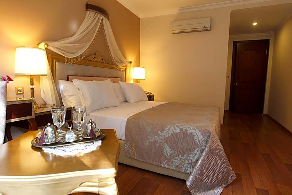 Photo 1 of 8 of Triple Room