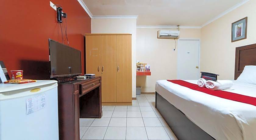 RedDoorz @ Clarkview 21st Street Angeles City