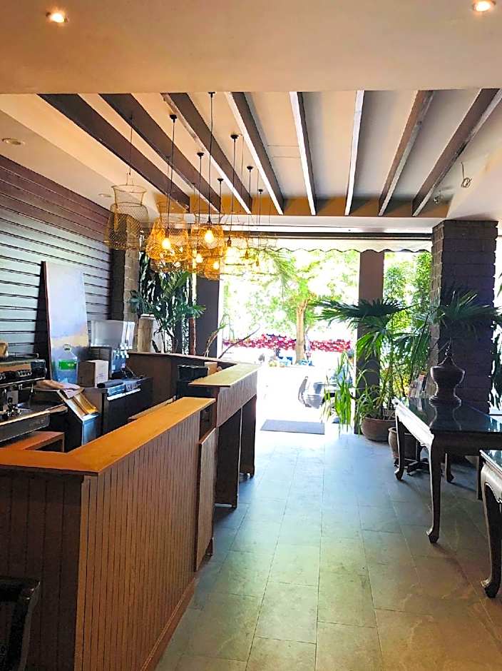 Quarter 09 Beach Hotel