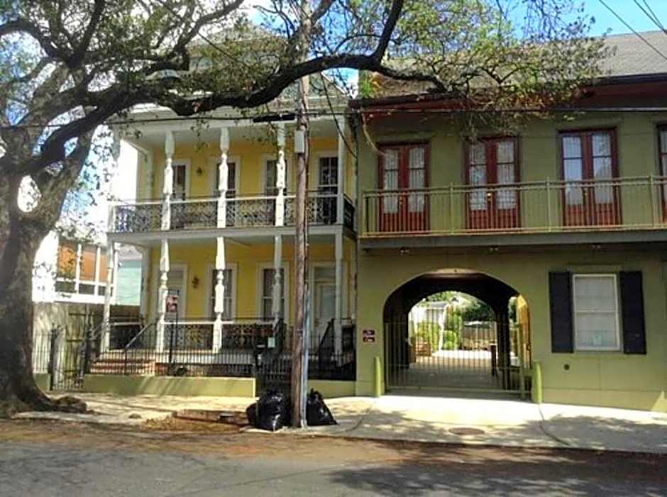 The Prytania Oaks