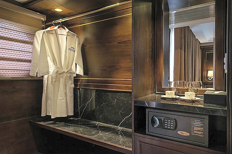 Paradise Elegance Cruise Halong