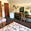 Simmons Motel and Suites