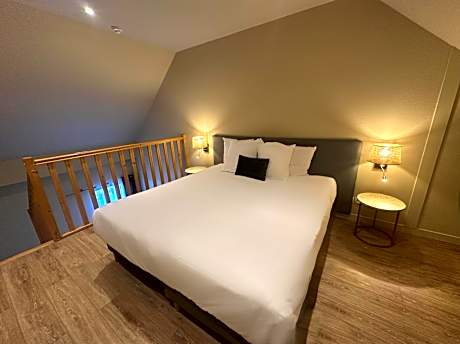 Superior King Room with Garden View - Non-Smoking