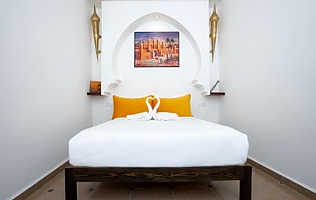 Deluxe Double Room with Shower