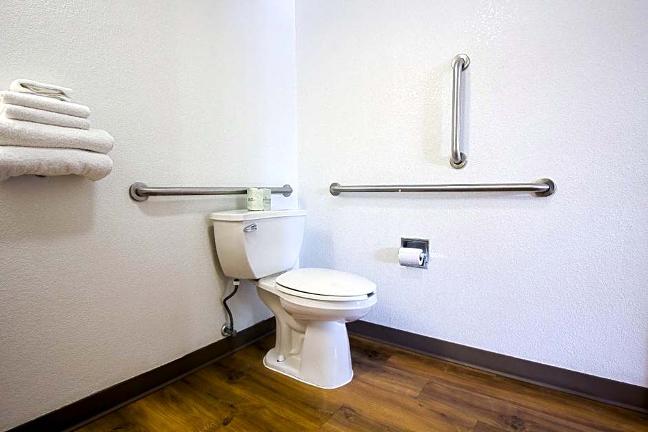 Motel 6-East Brunswick, NJ