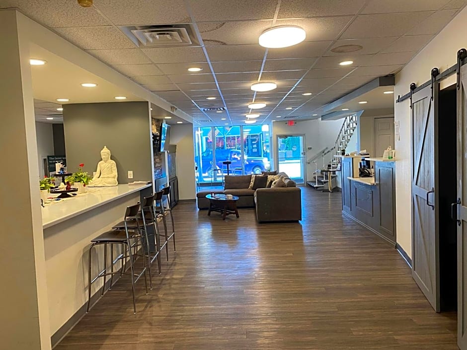 Days Inn by Wyndham Manitowoc