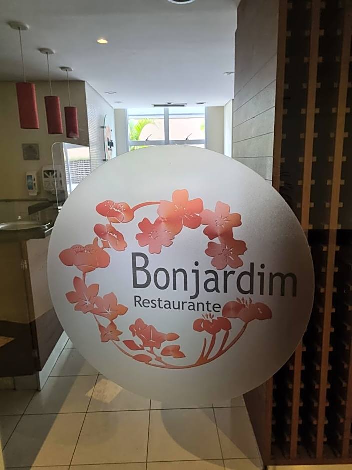 Alphaville Stadium Residence