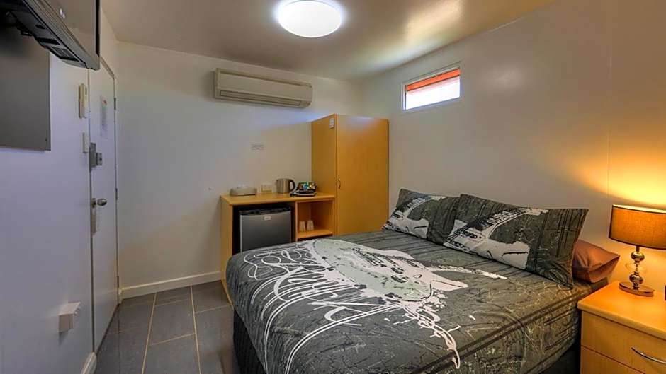 Halls Creek Motel