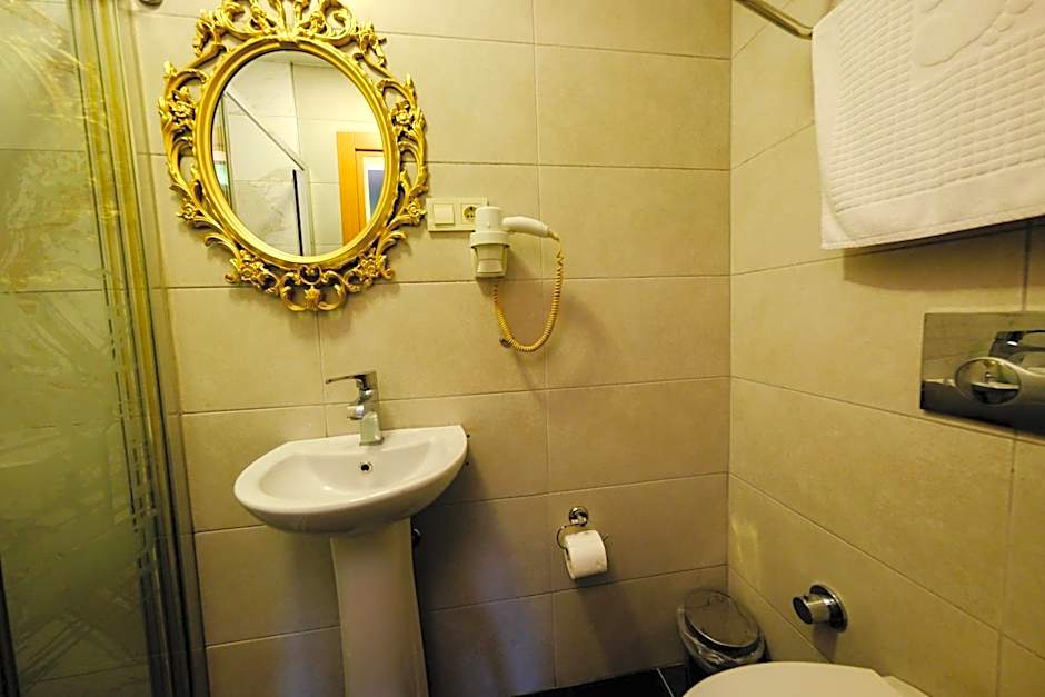 Taksim Celebi Suites