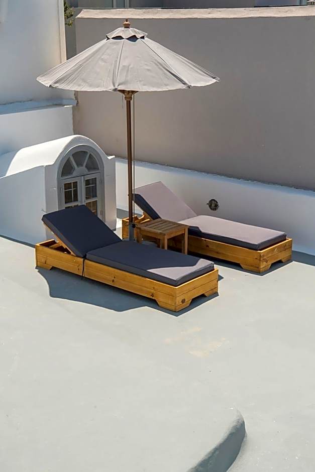 AQUA SERENITY LUXURY SUITES SANTORINI