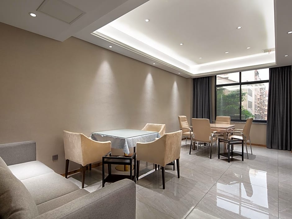 Lavande Hotel Yueyang East High-speed Railway Station Walmart