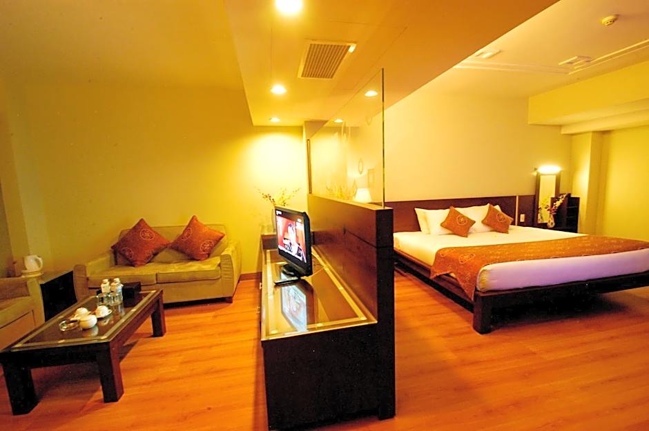 Photo 1 of 5 of Junior Suite