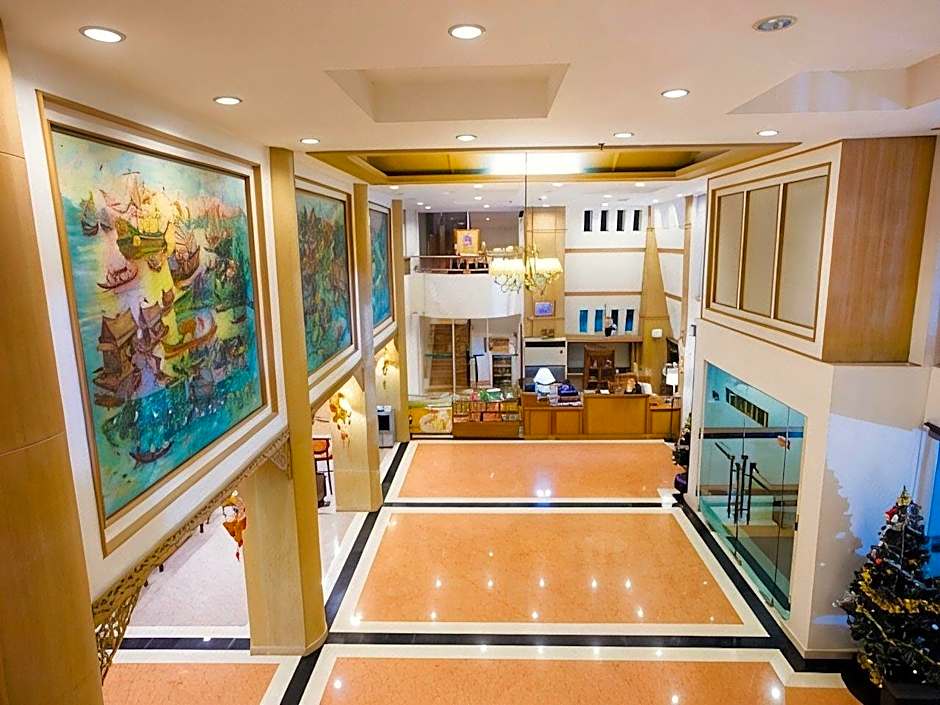At Ayutthaya Hotel