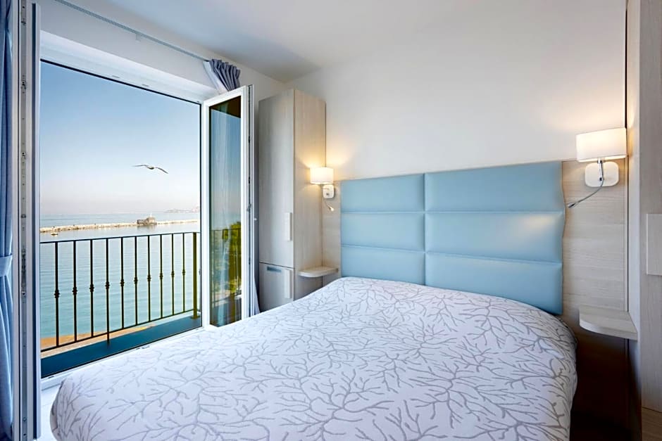 Photo 1 of 50 of Vento di mare