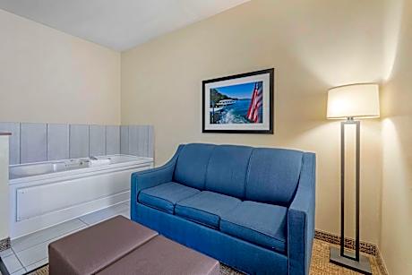 King Suite - Accessible/Non-Smoking