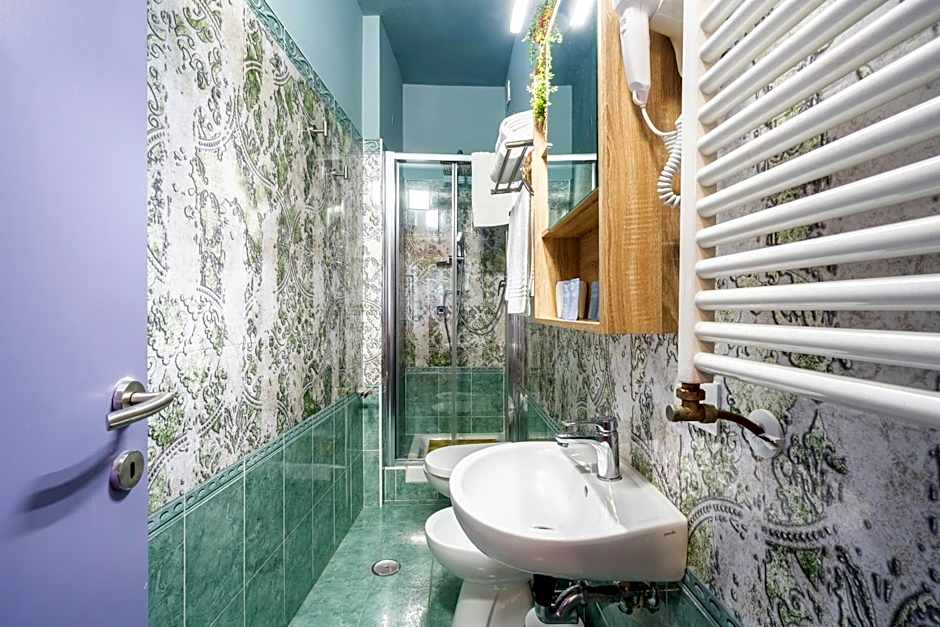 BOBOTEL ROOMS City Center